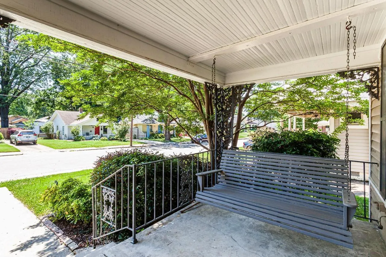 Renovated 3/2 * Craftsman Home * Perfect Location Memphis